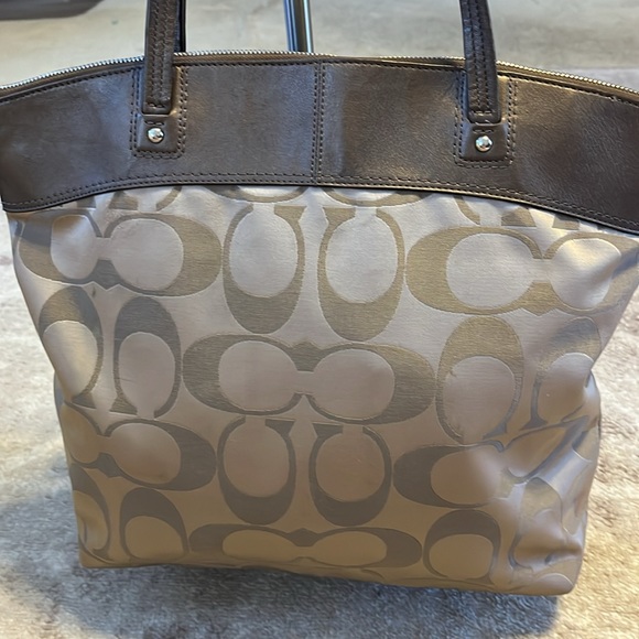 COACH LAURA NORTH SOUTH SIGNATURE TOTE F18336 - Picture 5 of 9